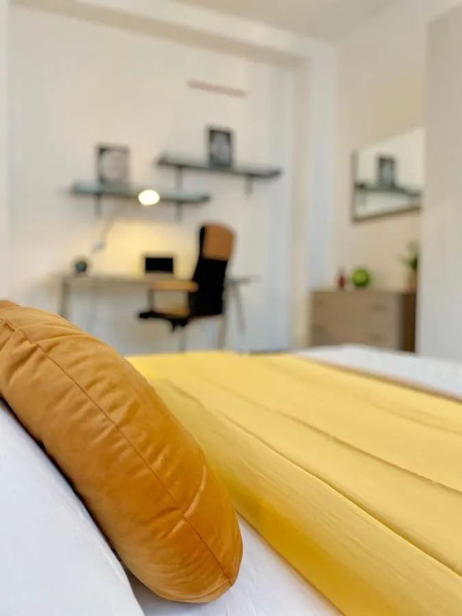 Appartamento Homiesam - Yellow Dream & City Life Milano 0*,
